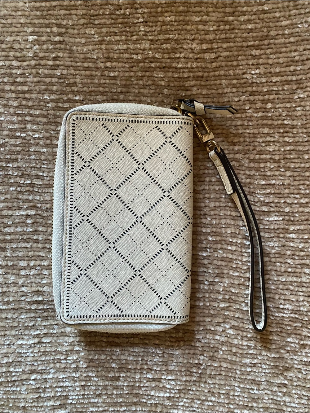Tory Burch Perforated Cream Leather Wristlet Phone Case - Picture 2 of 10